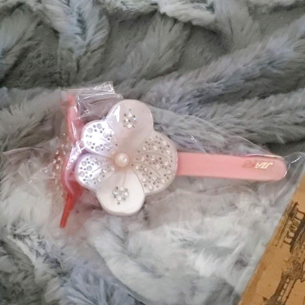 Hair Decor - Picture 2 of 4